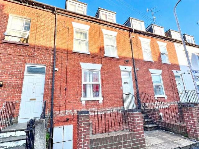 Flat for rent in Reading