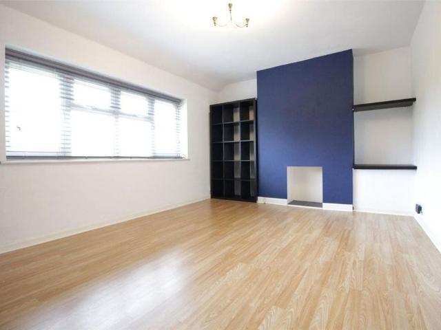 House for rent in Albany Park, Greater London