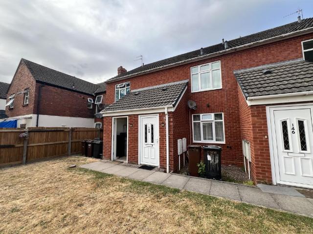 Flat for rent in Goldthorn Hill, Penn