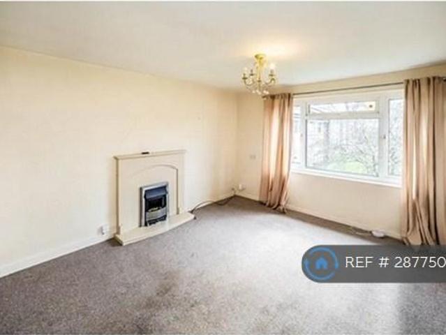 Flat for rent in Huddersfield, West Yorkshire