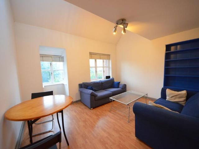 Flat for rent in Cat Hill, Isle Of Man