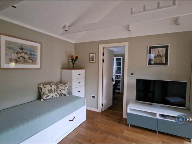 House for rent in Bourne End, Pouchen End