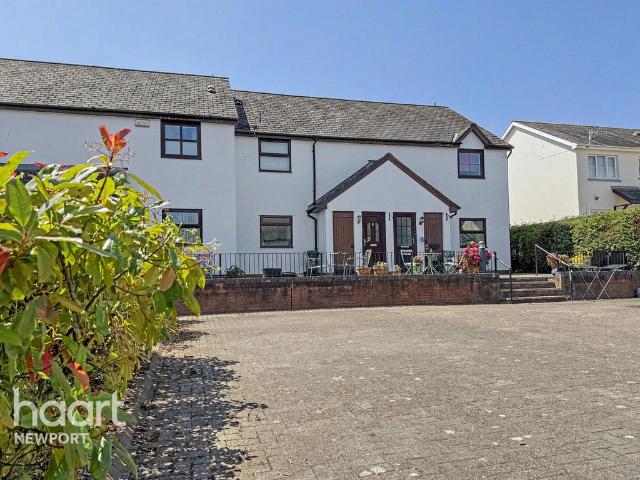 Flat for rent in Caerleon, Wales