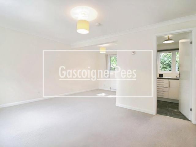 House for rent in West Molesey, Elmbridge