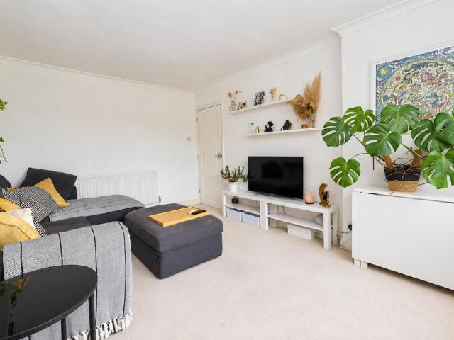House for rent in Pouchen End, Hertfordshire