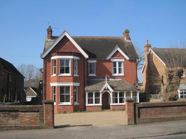 Flat for rent in Roffey, Horsham