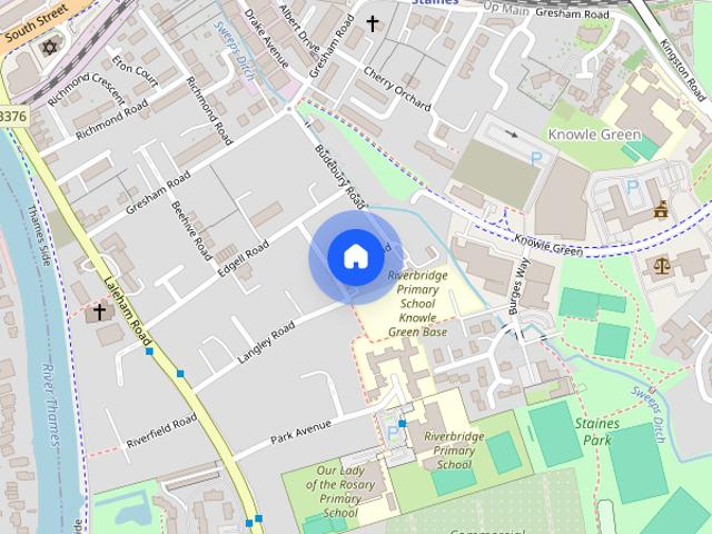 Apartment for rent in Knowle Green, Lower Halliford