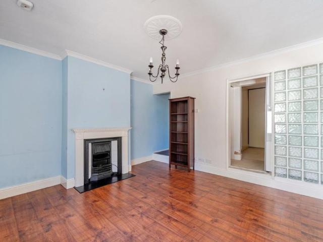 House for rent in Caterham, Tandridge