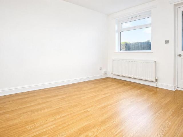 House for rent in Highfield, Pouchen End