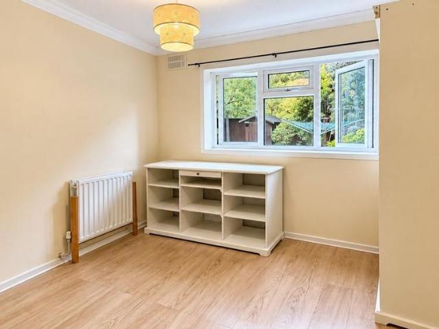 House for rent in London Borough of Ealing, Greater London