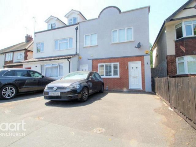 Flat for rent in Harold Wood, Greater London