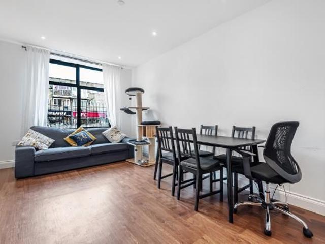House for rent in Highfield, Pouchen End