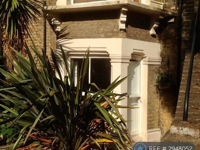 Flat for rent in London Borough of Lewisham, Ladywell