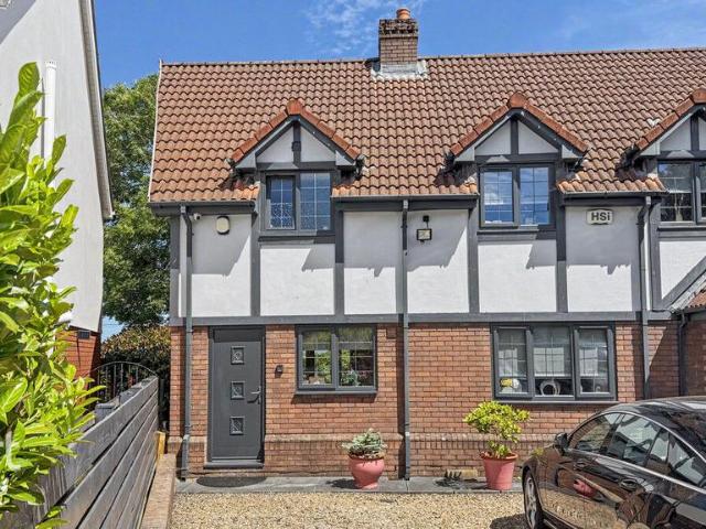 Flat for rent in Rogerstone, Wales