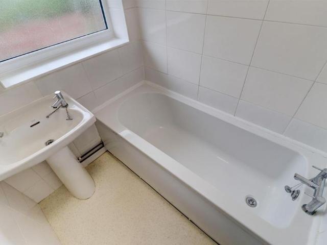 House for rent in Lillington, Green Close