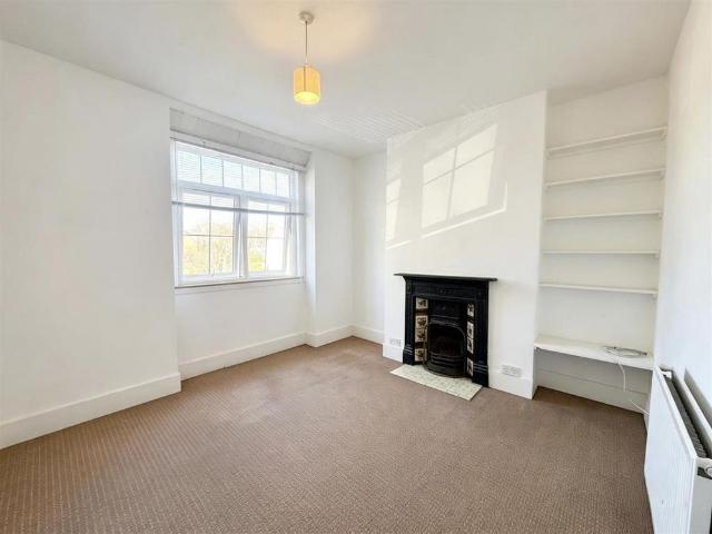 House for rent in Whetstone, Greater London