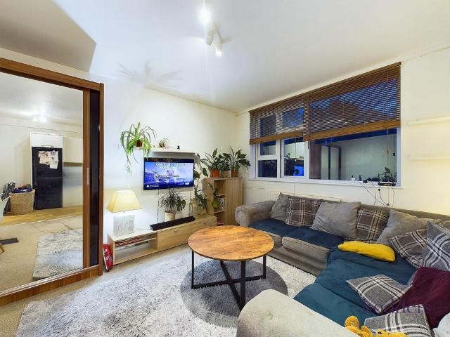 Flat for rent in Row Town, Surrey