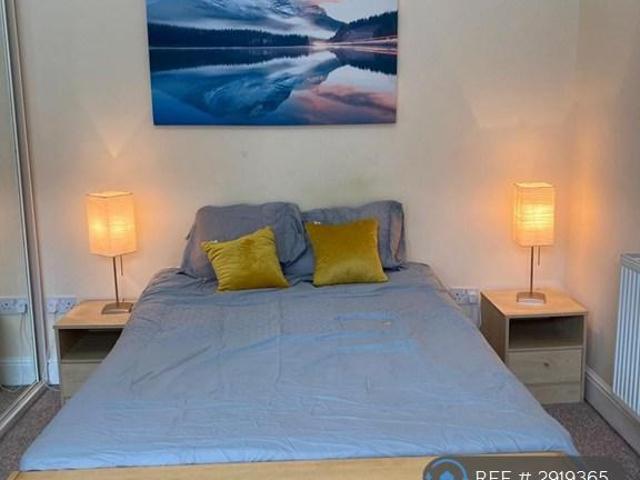 Flat for rent in Rodbourne, Swindon