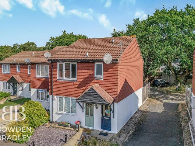 Flat for rent in Highams Park, Greater London