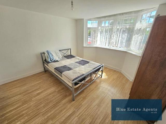 Flat for rent in London Borough of Hounslow, Greater London