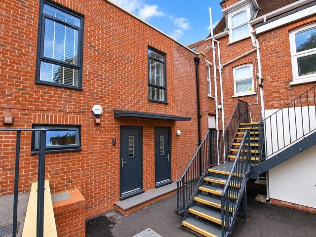 House for rent in Sunningdale