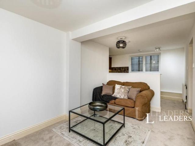 House for rent in Roffey, Horsham