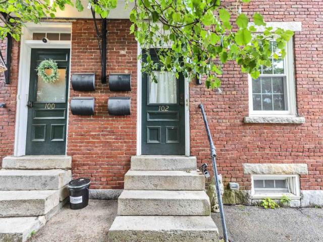 Condo for sale in Manchester