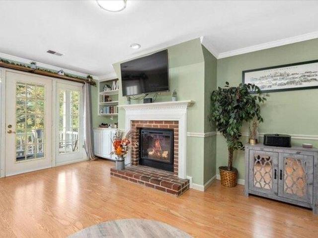 Condo for sale in Manchester