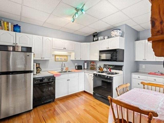 Condo for sale in Melrose