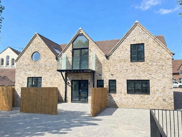 House for sale in St Albans, Five Acres