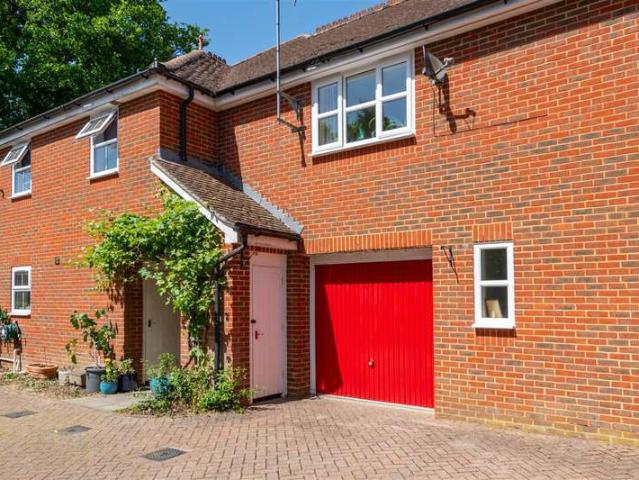 Townhouse for sale in Red Hill, Surrey