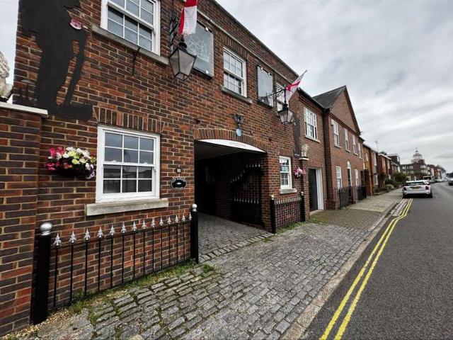 Townhouse for rent in Old Portsmouth, City Of Portsmouth
