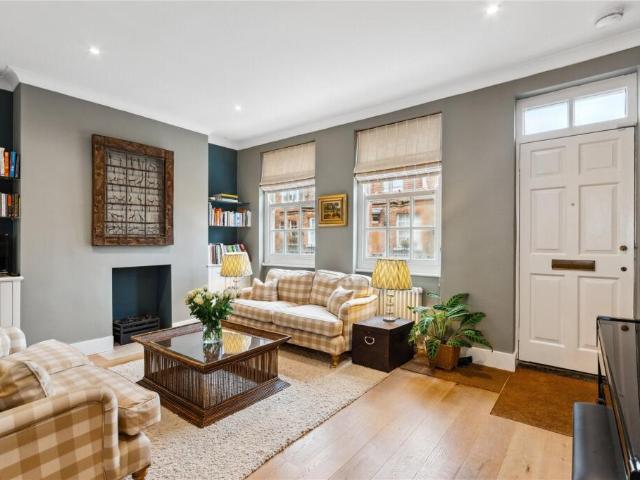 Townhouse for rent in Royal Borough Of Kensington And Chelsea
