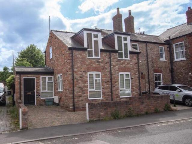 Townhouse for rent in Haxby, York