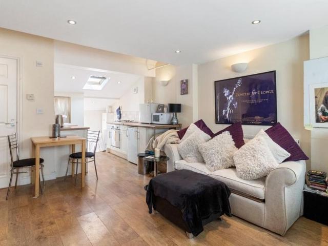 Apartment for rent in Forthampton, Worcestershire