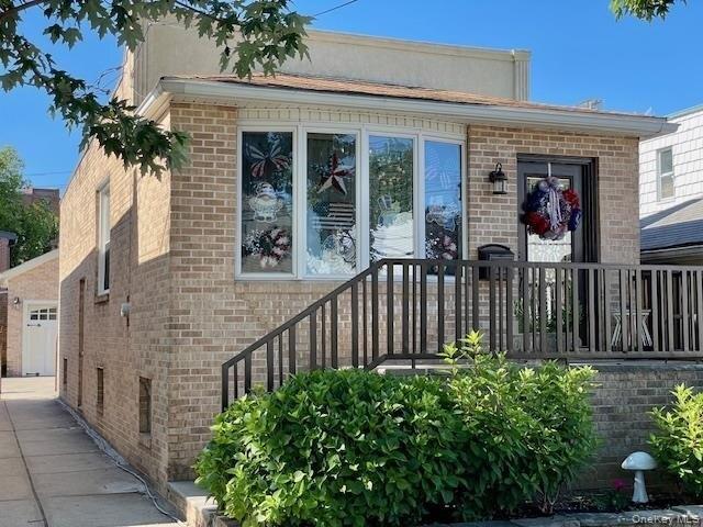 House for sale in Queens, Arverne
