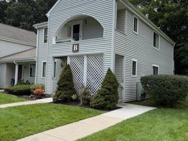 Condo for sale in Middlebury, Naugatuck Valley Planning Region