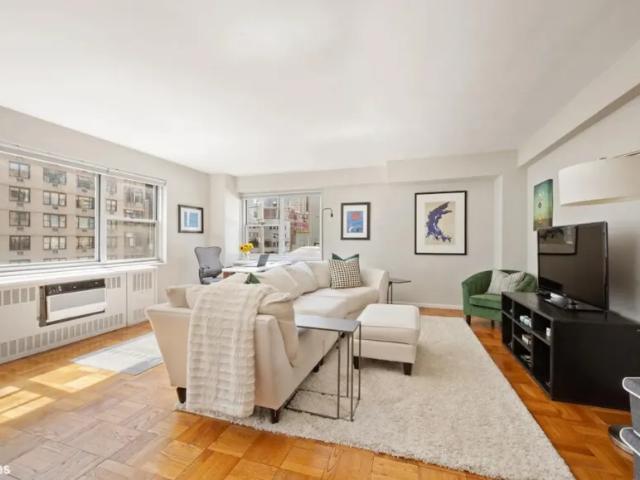 Apartment for sale in Arverne, New York
