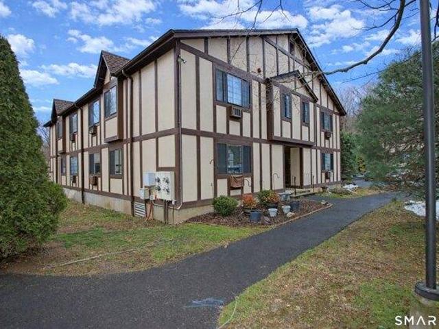 Condo for sale in Forest Heights, Milford