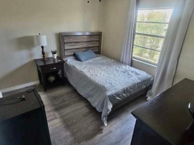 Room for rent in Florida