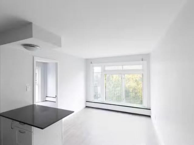 Condo for rent in St. Leonard's, Quebec