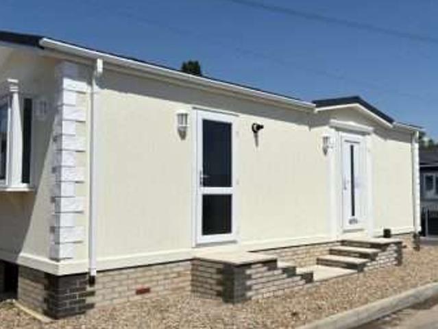 House for sale in Cranbourne, Winkfield