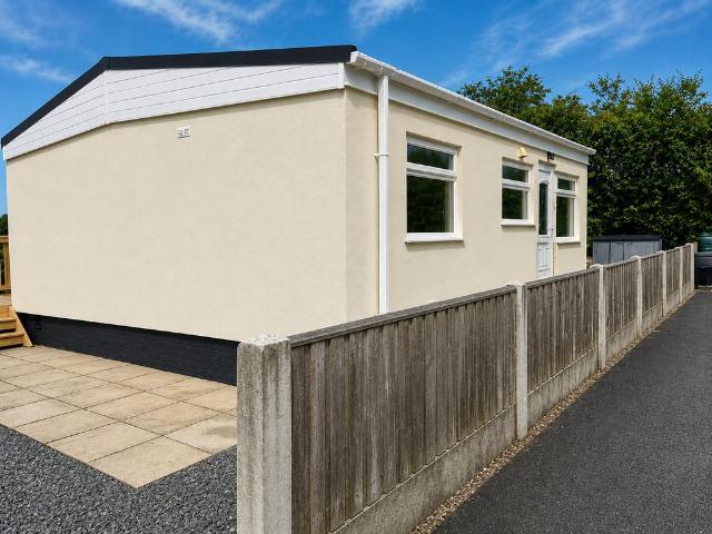 Park Home for sale in Dutton, Acton Bridge