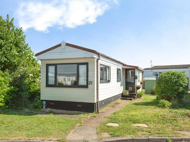 Park Home for sale in Lower Stondon, Bedfordshire