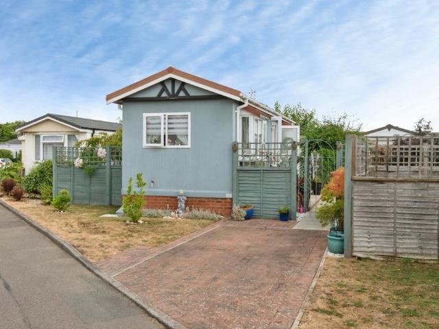 Park Home for sale in Lower Stondon, Bedfordshire