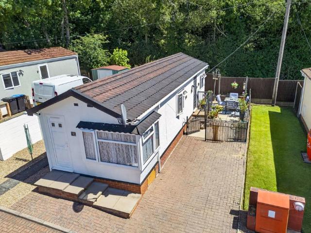 Park Home for sale in Lubenham, Stanford On Avon