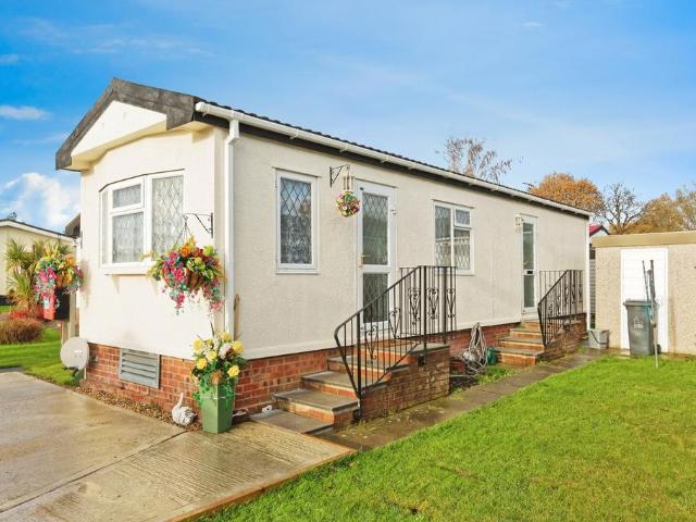 Park Home for sale in Broad Oak, The Bridge