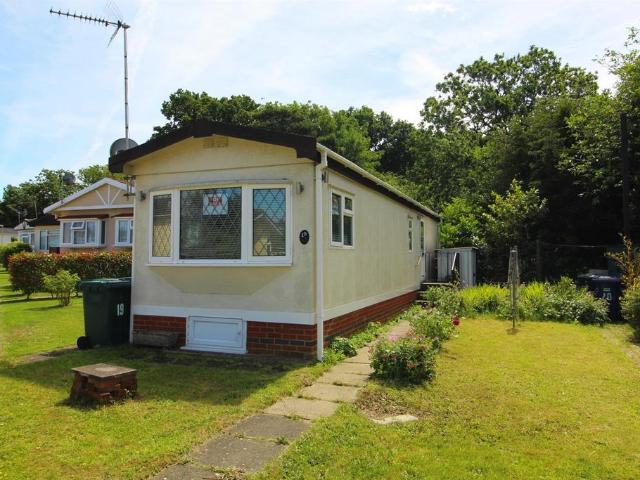 Park Home for sale in Greater London