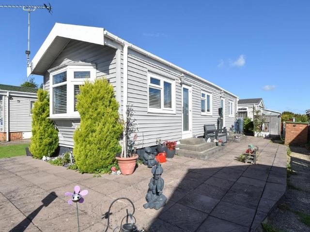 Park Home for sale in Blackmore, Hook End and Wyatts Green, Navestock Side