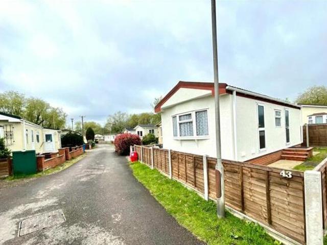 House for sale in Farnborough, Hampshire